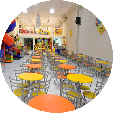 Imagem de um quadrado genérico com bordas arredondadas, em uma figure.